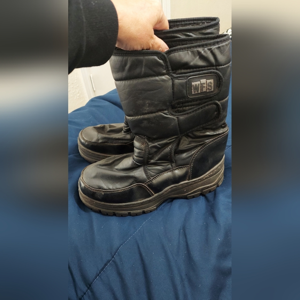WFS UNISEX WINTER SNOW BOOTS WOMEN'S SIZE 10 MEN'S SIZE 8.5